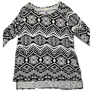 Lyss Loo Shirt Womens Size 2X Black White Aztec Pattern High Low Tunic 3/4 Sleev